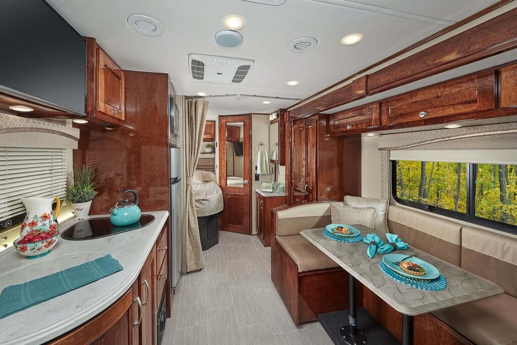 001renegadeviennarvcamperlifestyle V3LLUM